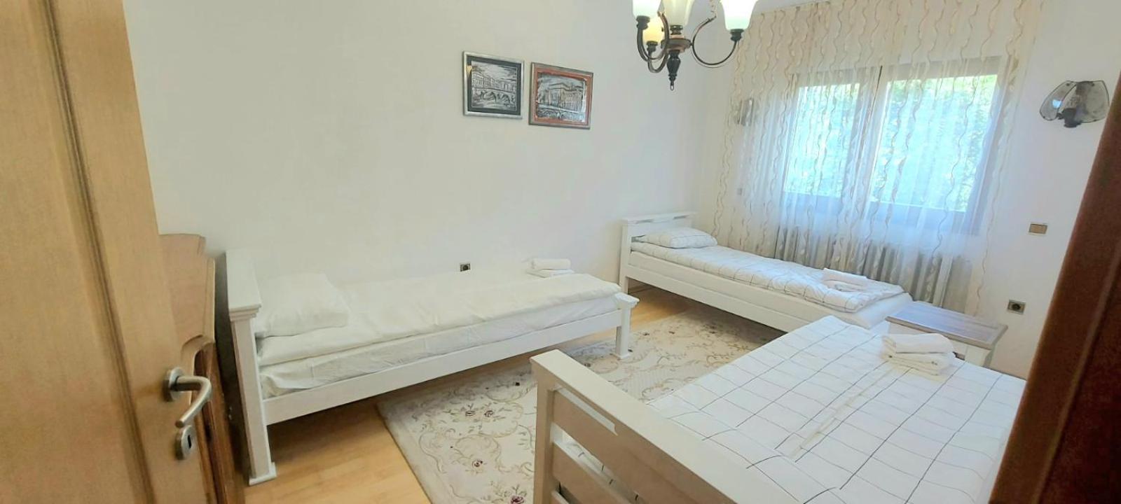 Family Apartment With Garden Сараево Экстерьер фото