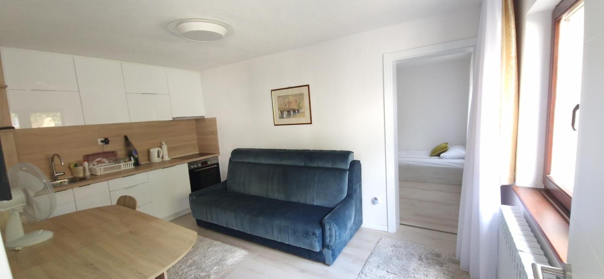 Family Apartment With Garden Сараево Номер фото