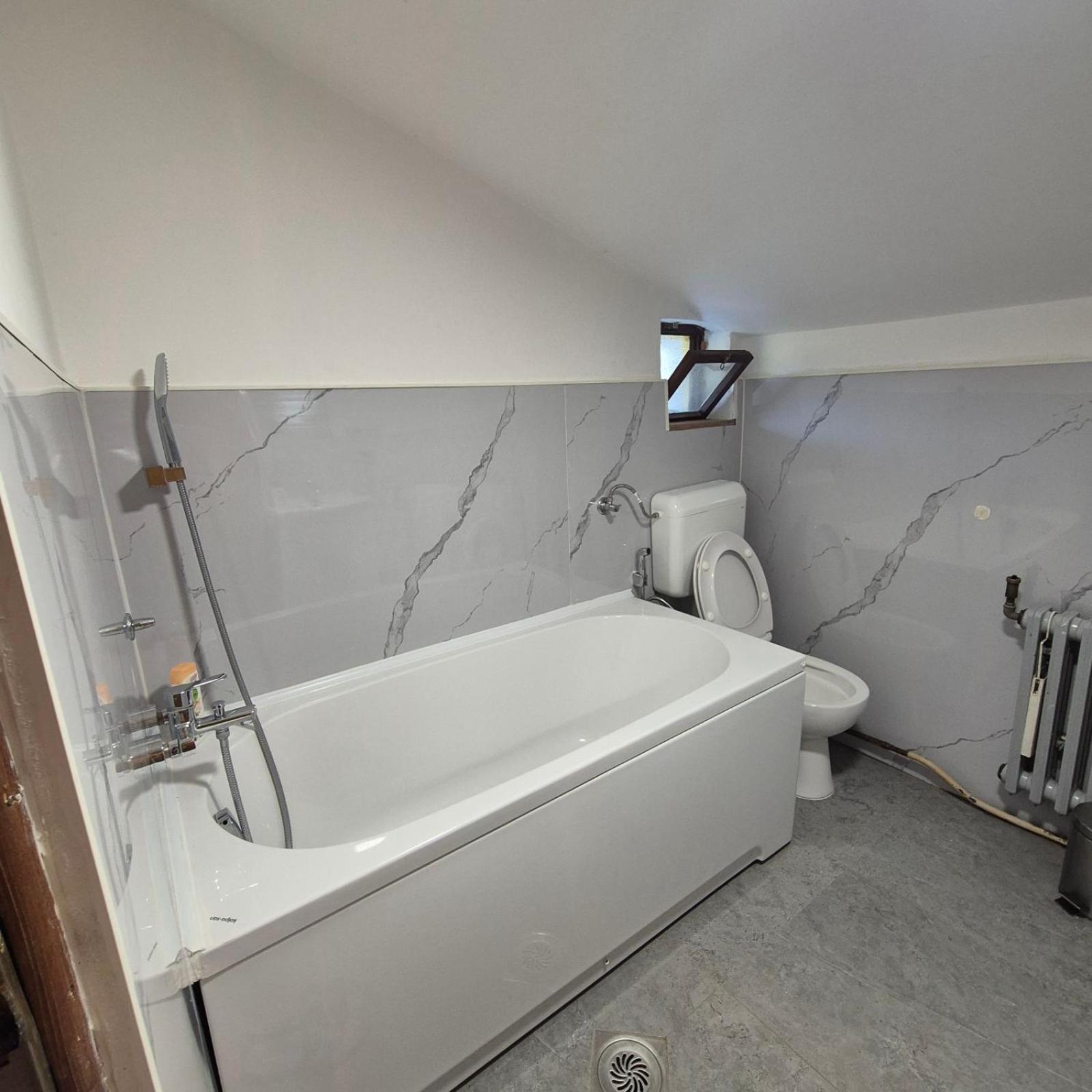 Family Apartment With Garden Сараево Номер фото