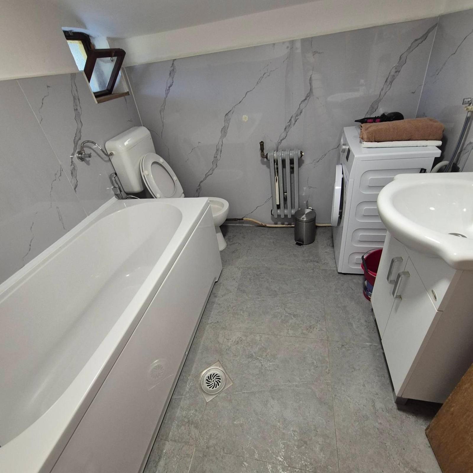 Family Apartment With Garden Сараево Номер фото