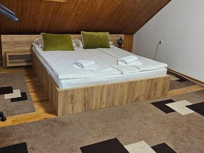 Family Apartment With Garden Сараево Экстерьер фото